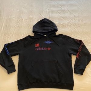 Men’s Adidas hooded sweatshirt in size XL.